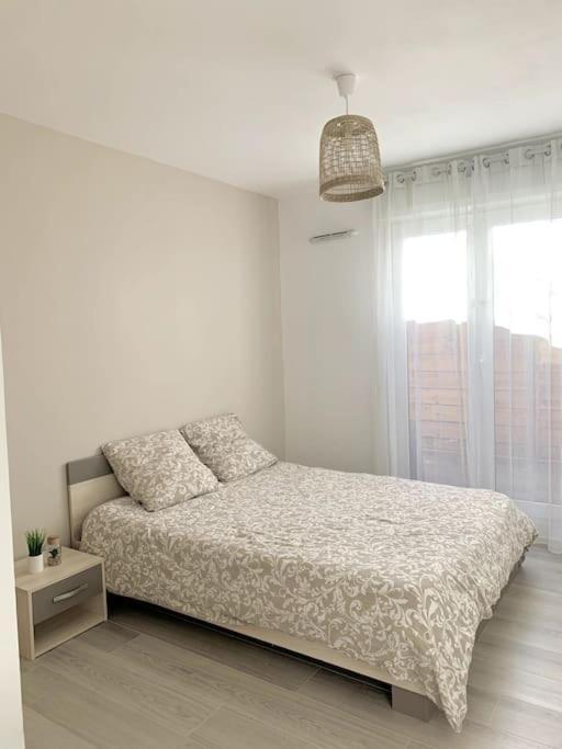 Grand F3 A 30Mn De Paris - Terrasse + Parking Prive Apartman Saint-Ouen-l'Aumone Kültér fotó