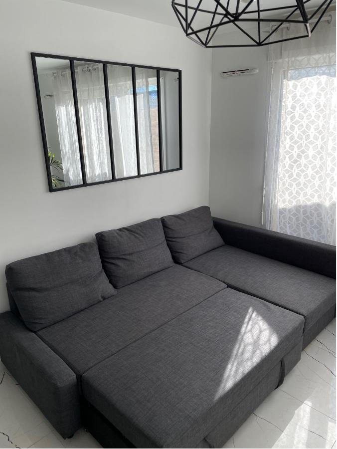 Grand F3 A 30Mn De Paris - Terrasse + Parking Prive Apartman Saint-Ouen-l'Aumone Kültér fotó